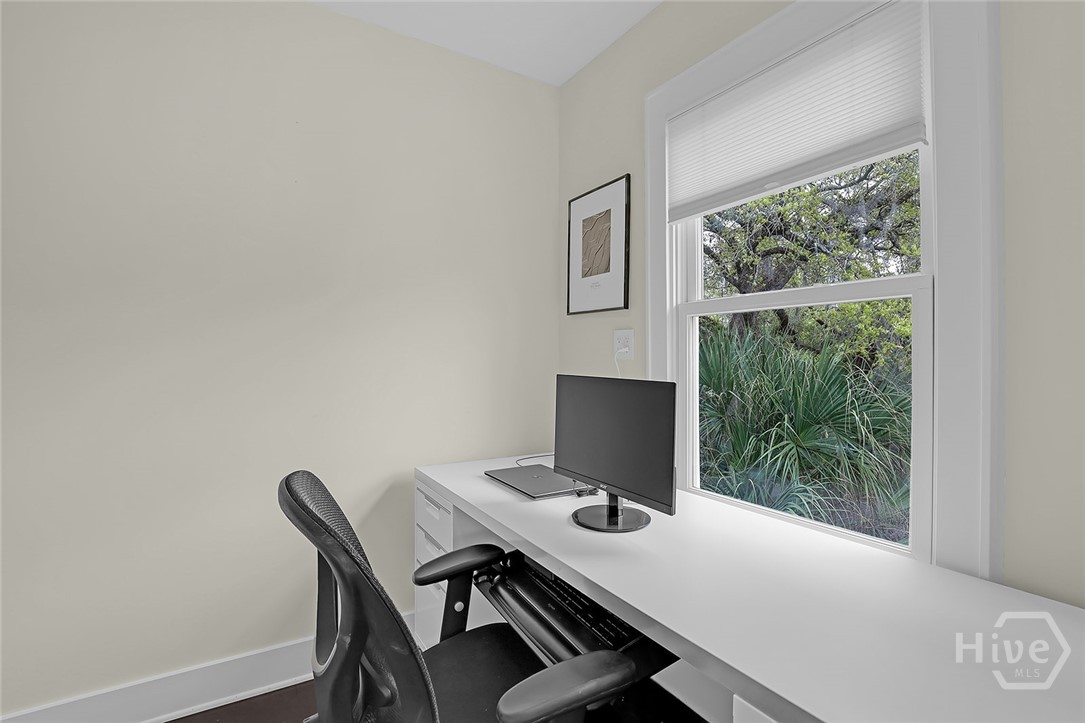 231 Houston Street Property Photo 33