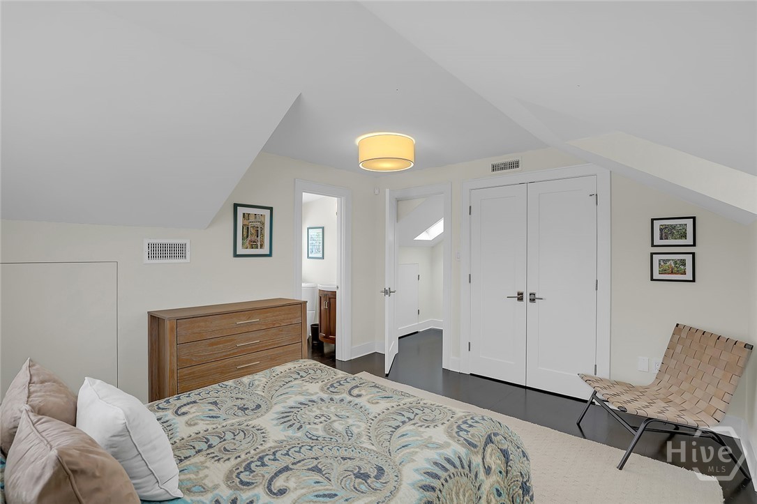 231 Houston Street Property Photo 40