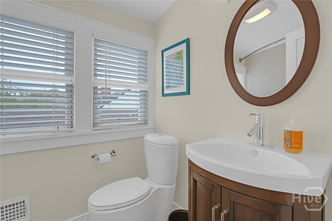 231 Houston Street Property Photo 41