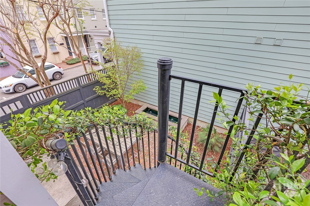 231 Houston Street Property Photo 45