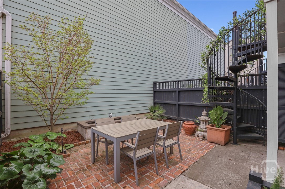 231 Houston Street Property Photo 46