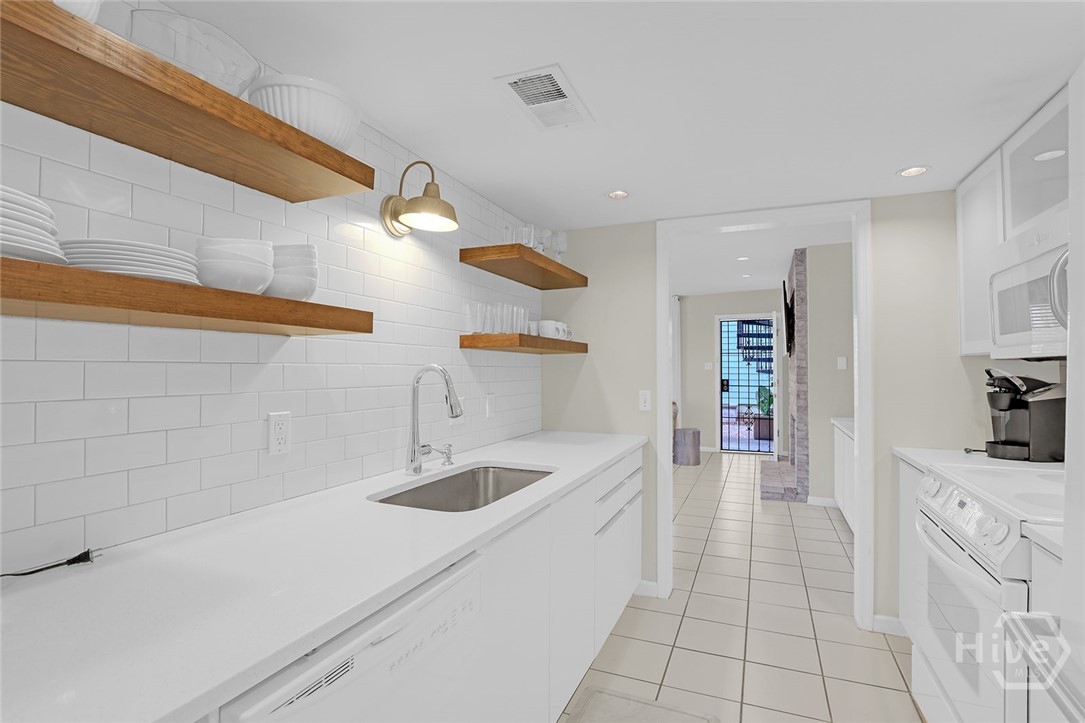 231 Houston Street Property Photo 56