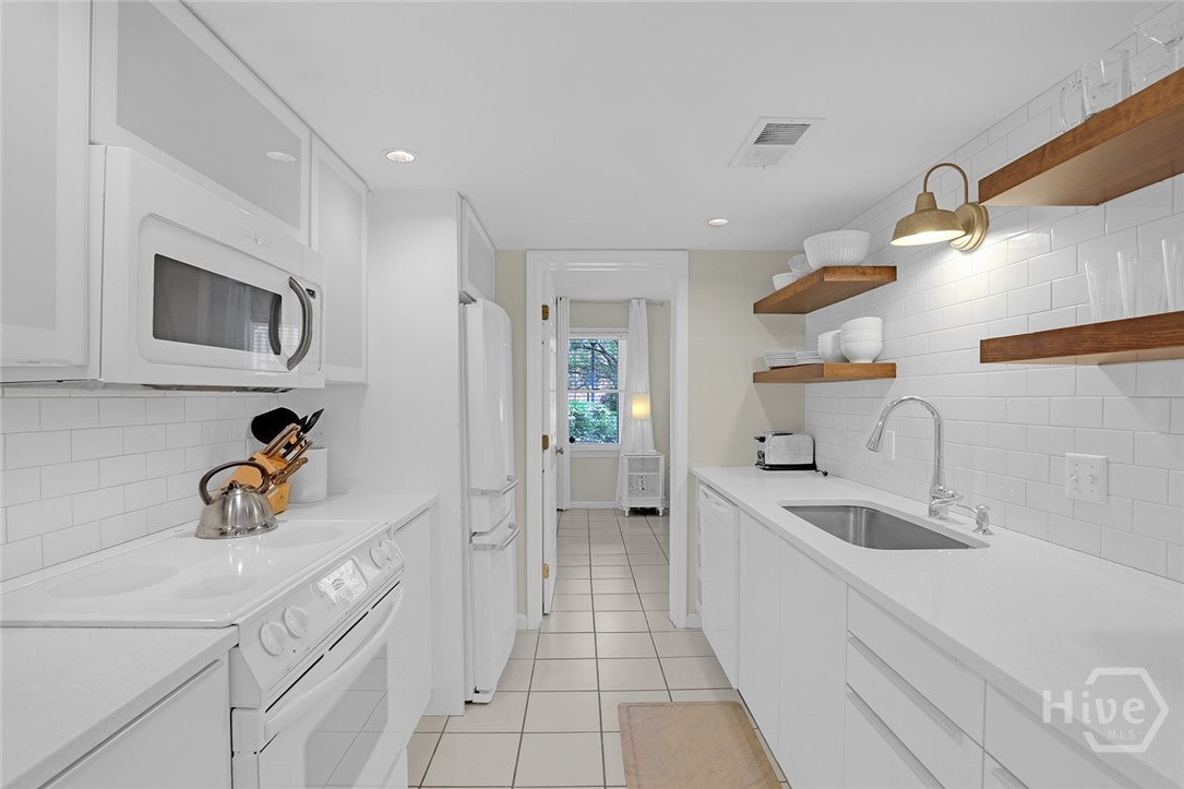 231 Houston Street Property Photo 58