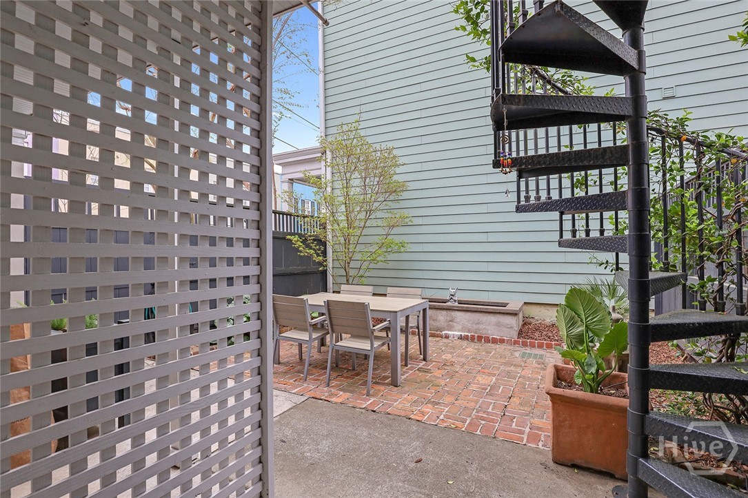 231 Houston Street Property Photo 63