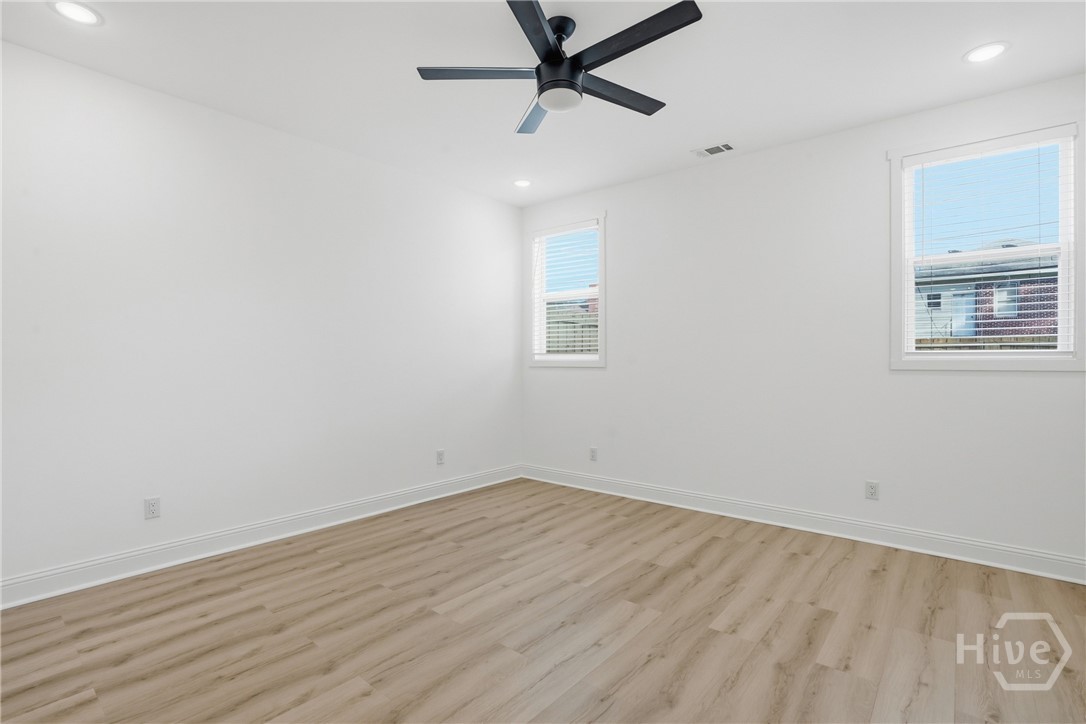 1230 E Anderson Street Property Photo 28