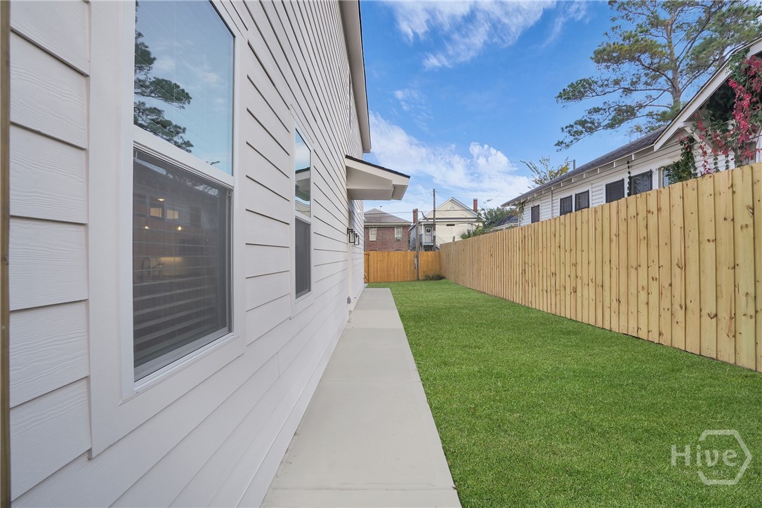 1230 E Anderson Street Property Photo 42