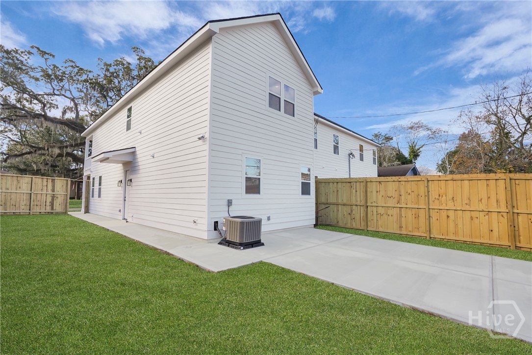 1230 E Anderson Street Property Photo 44