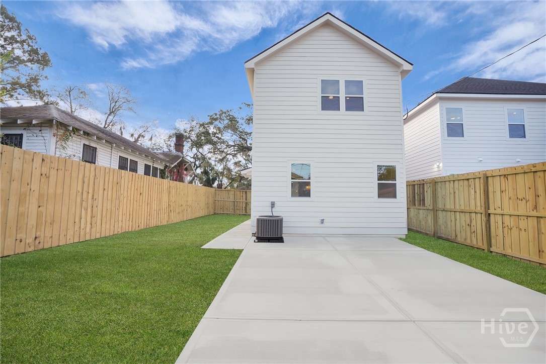 1230 E Anderson Street Property Photo 45