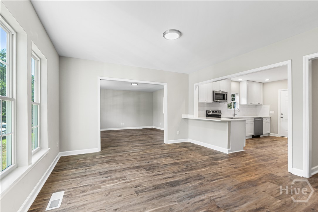 1312 E 52nd Street Property Photo 5