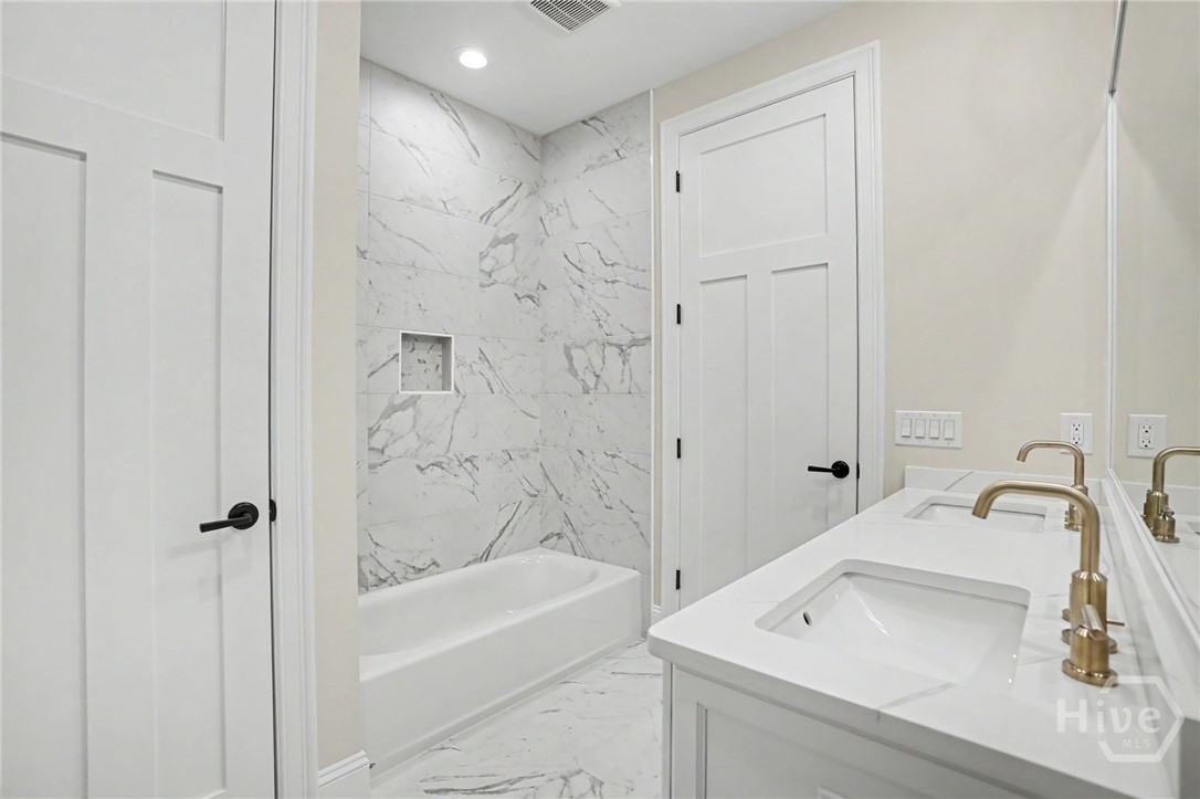 110 Grand Harbor Circle Property Photo 28