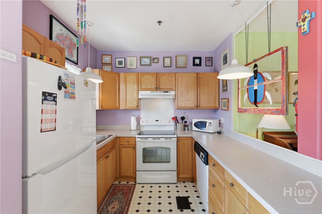 8 Lighthouse Lane Property Photo 14