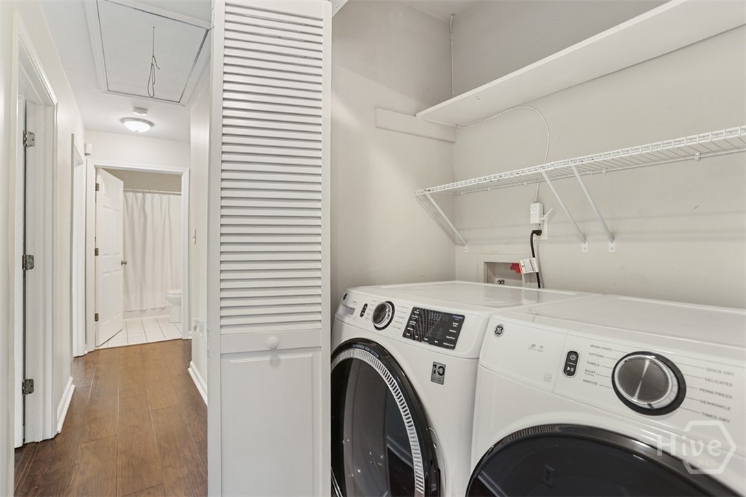 912 E 37th Street Property Photo 16