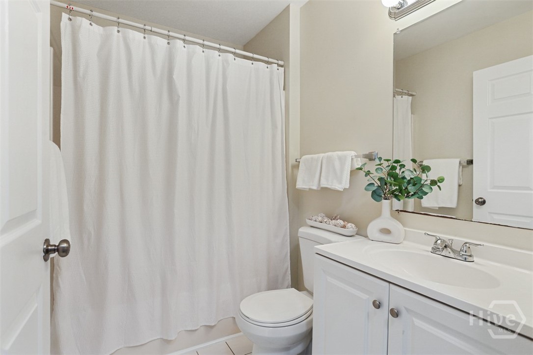 912 E 37th Street Property Photo 18
