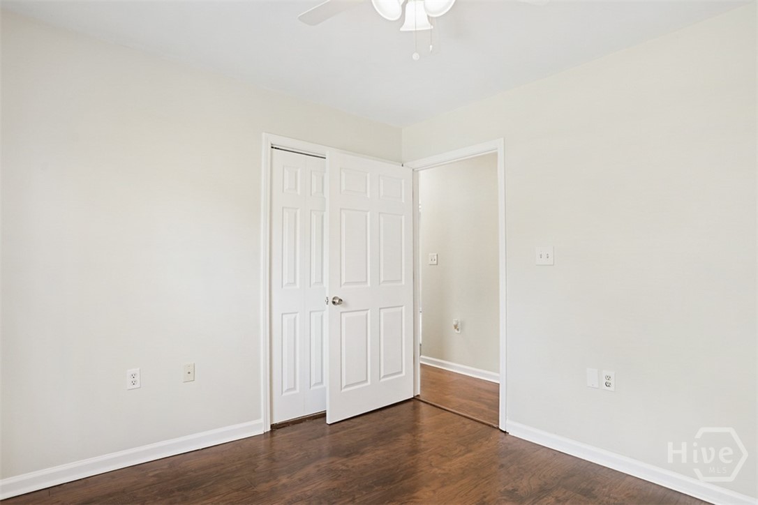 912 E 37th Street Property Photo 22