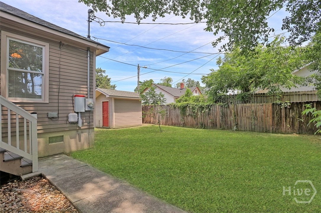 912 E 37th Street Property Photo 30