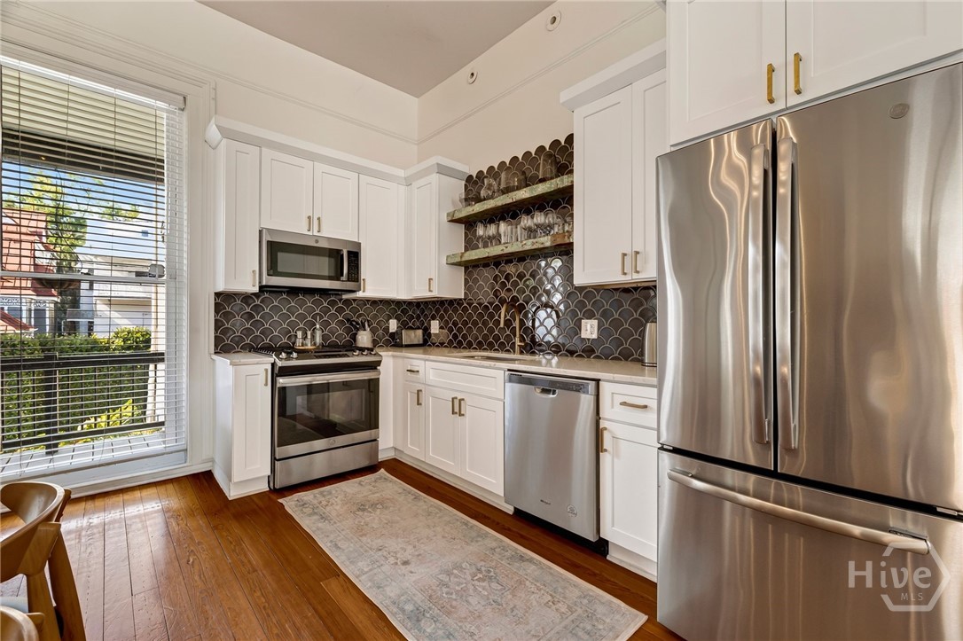 17 W Park Avenue Property Photo 8
