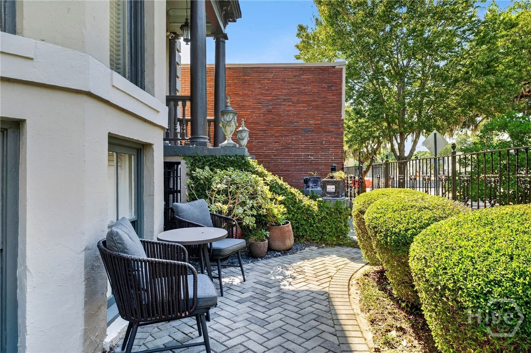 17 W Park Avenue Property Photo 17