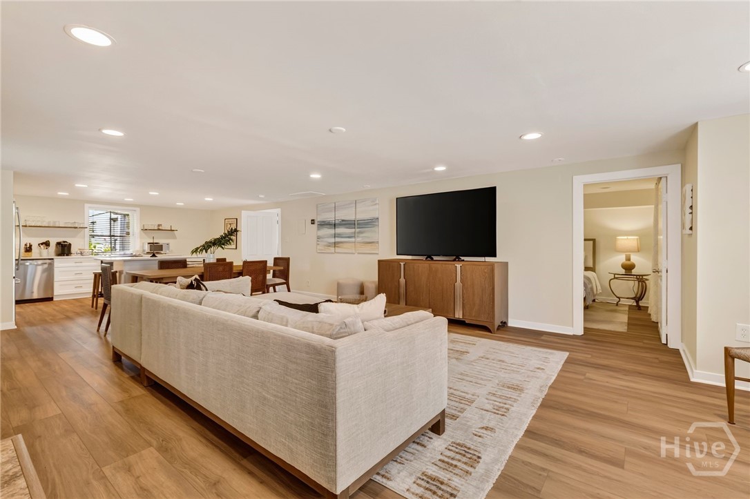 17 W Park Avenue Property Photo 20
