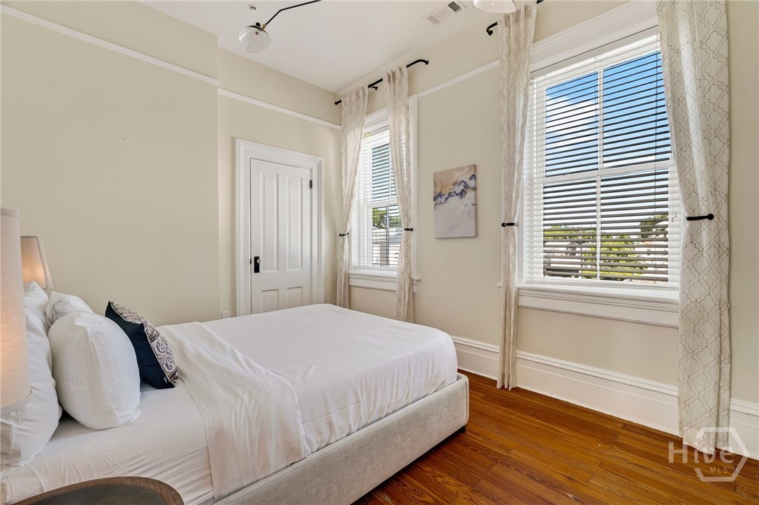 17 W Park Avenue Property Photo 36