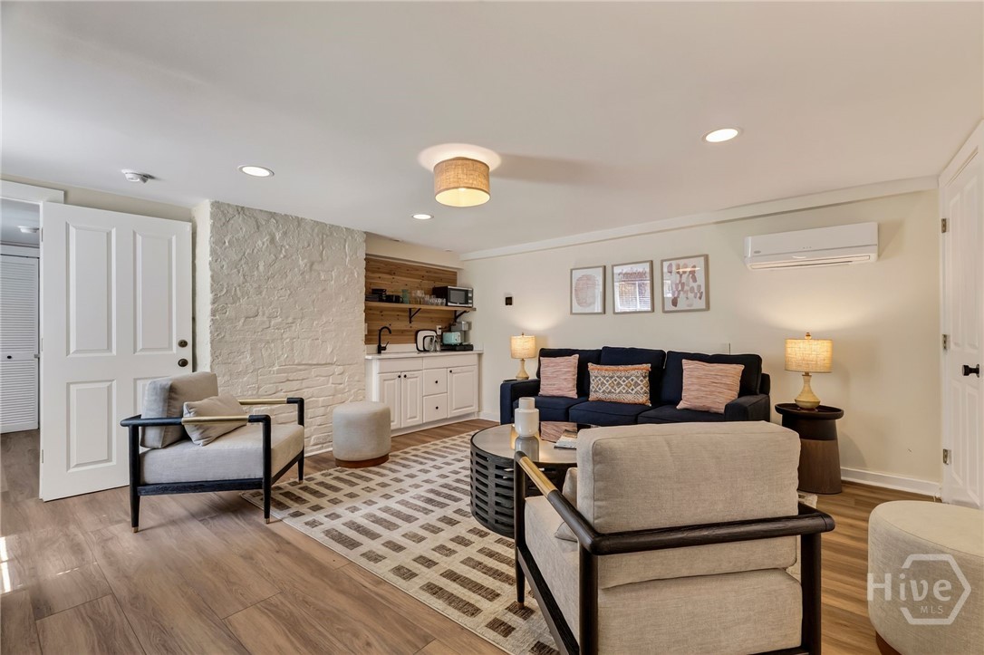 17 W Park Avenue Property Photo 41