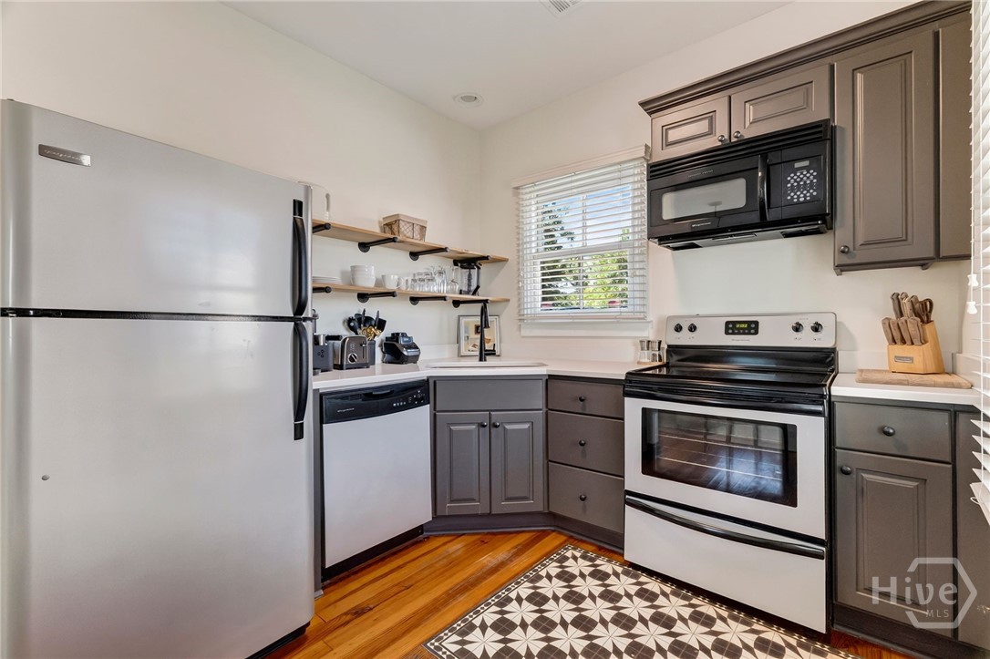 17 W Park Avenue Property Photo 48