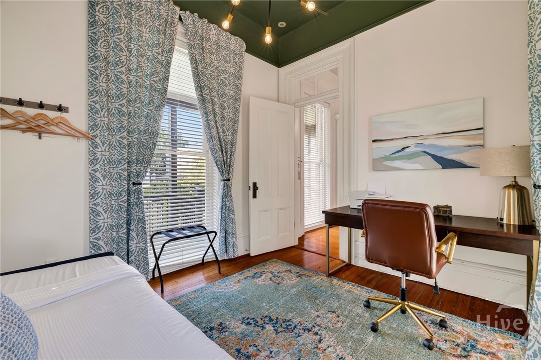17 W Park Avenue Property Photo 11