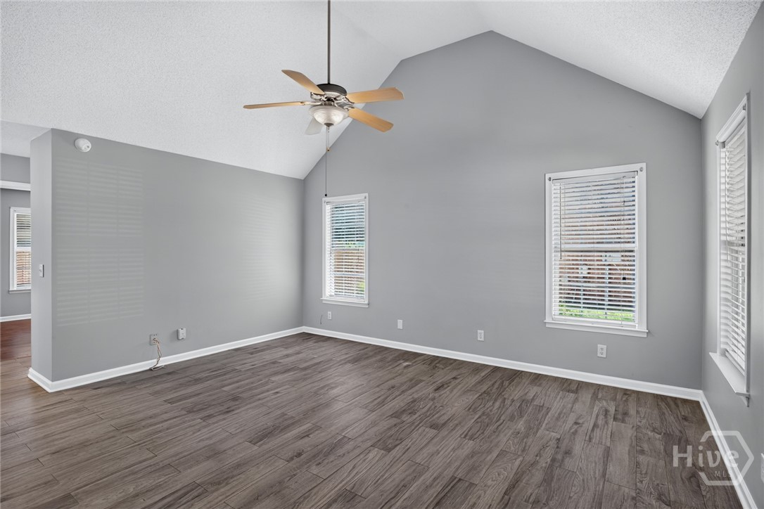 103 Crossing Circle Property Photo 5