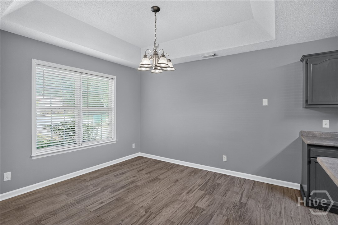 103 Crossing Circle Property Photo 9