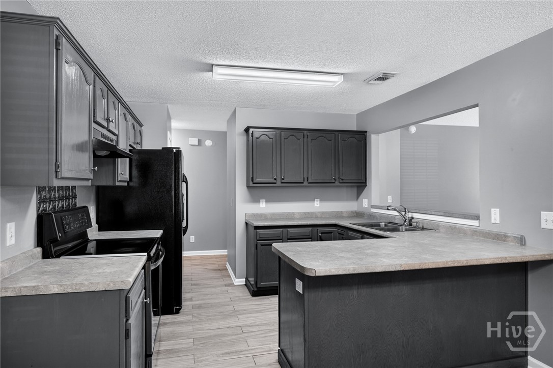 103 Crossing Circle Property Photo 11