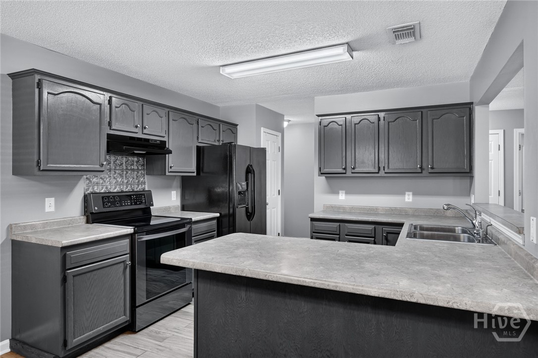 103 Crossing Circle Property Photo 12
