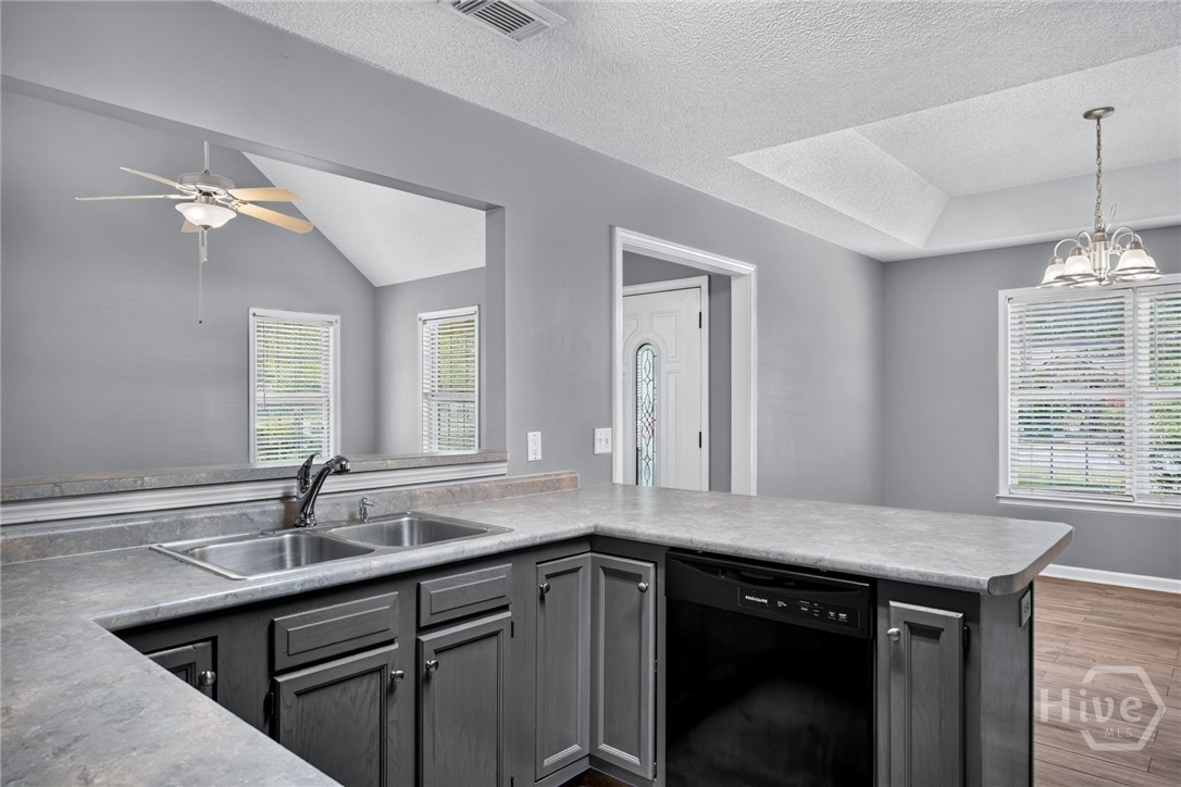 103 Crossing Circle Property Photo 13