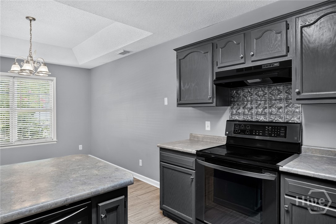 103 Crossing Circle Property Photo 14