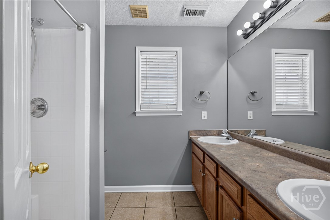 103 Crossing Circle Property Photo 33