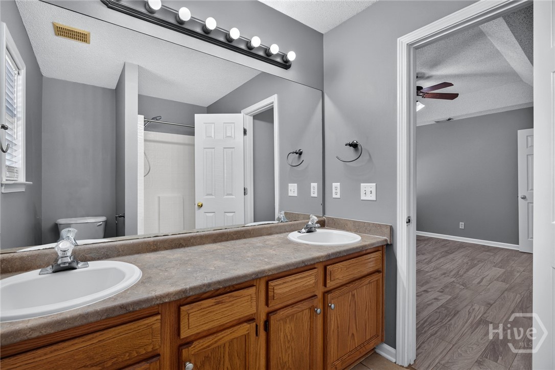 103 Crossing Circle Property Photo 34