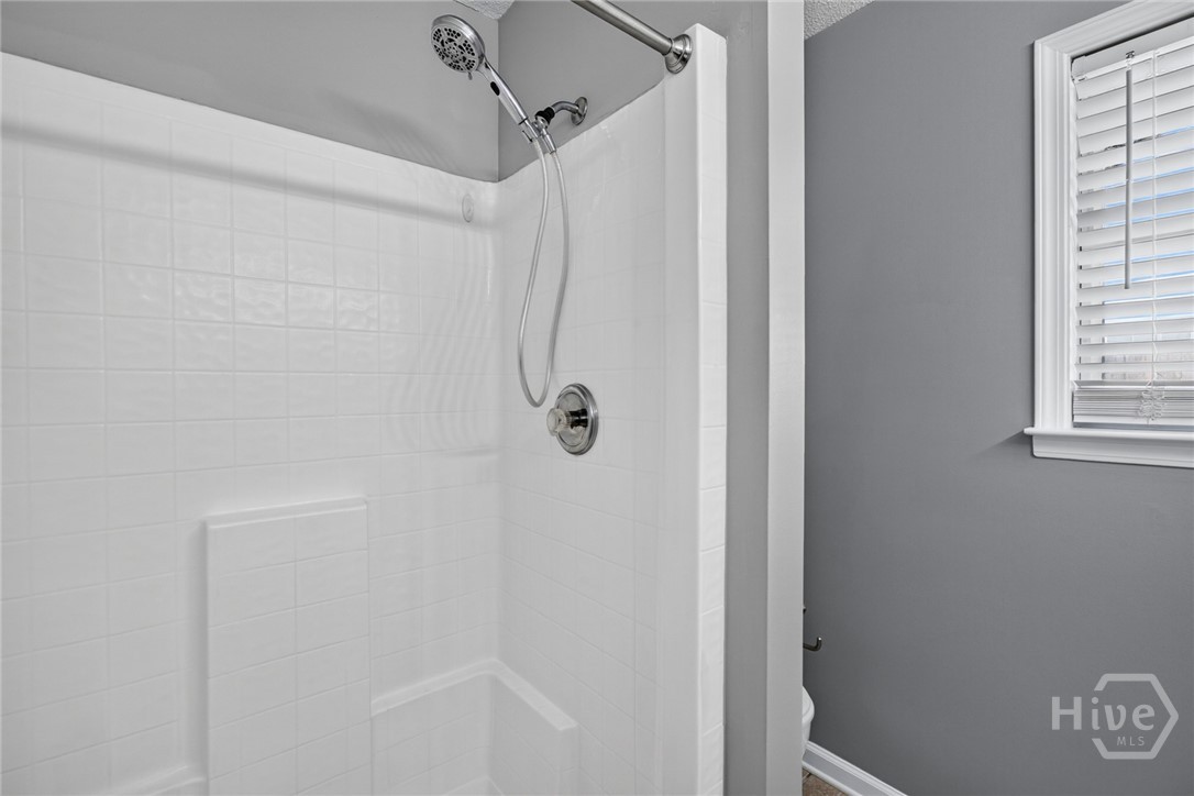 103 Crossing Circle Property Photo 36