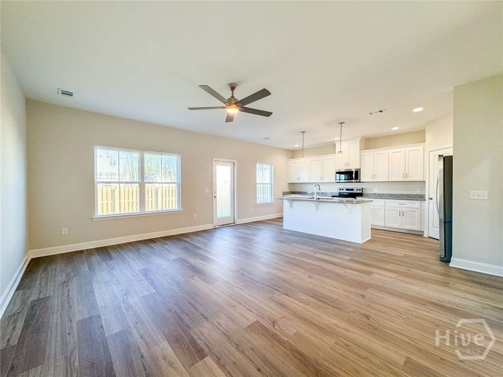 178 Hamilton Drive Property Photo 6