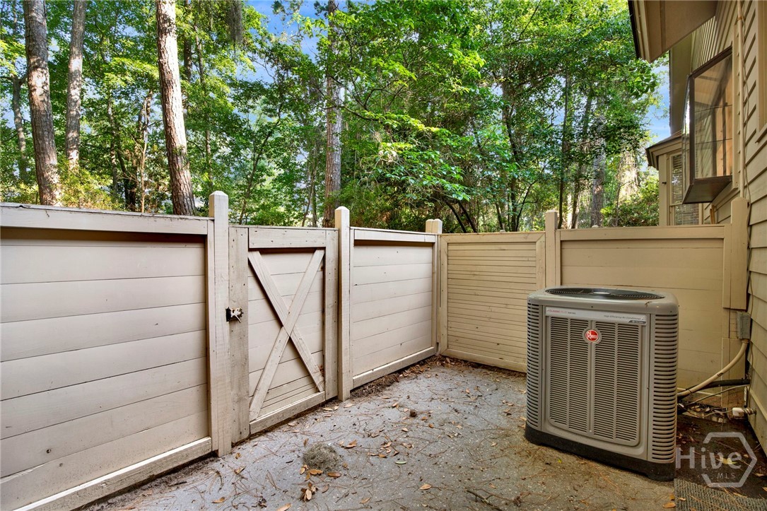 7 Planters Lane Property Photo 33