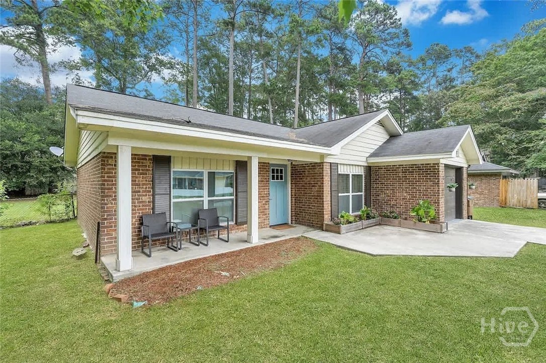302 Manden Road Property Photo 2