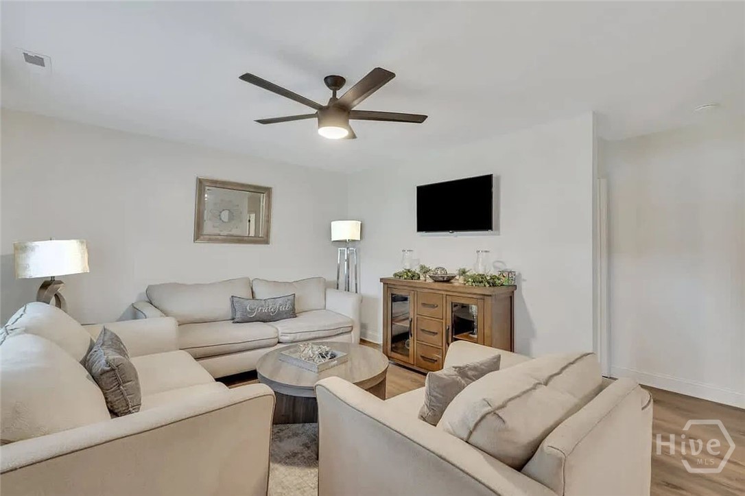 302 Manden Road Property Photo 10