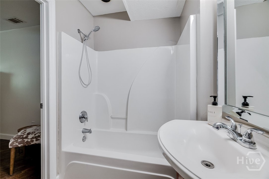 32 Brookview Drive Property Photo 28