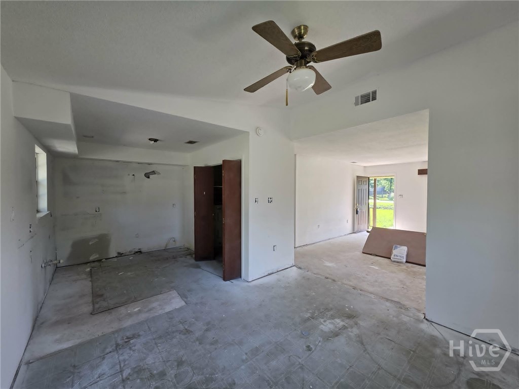 4407 Liberty Parkway Property Photo 7