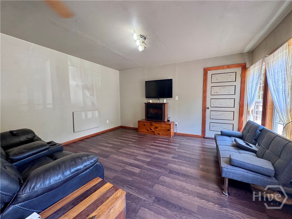 668 Henderson Road Property Photo 4