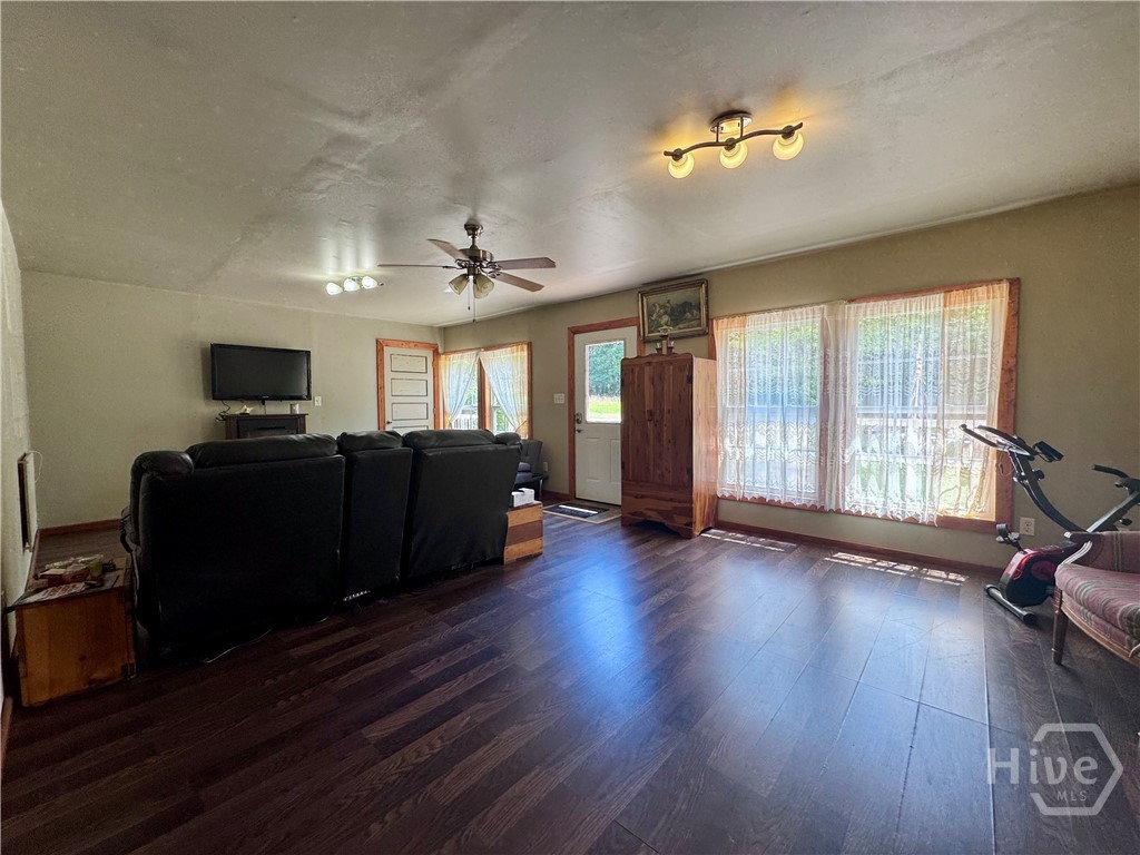 668 Henderson Road Property Photo 6