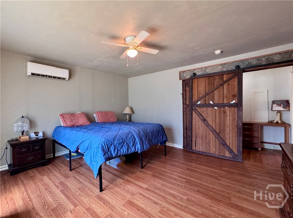 668 Henderson Road Property Photo 17