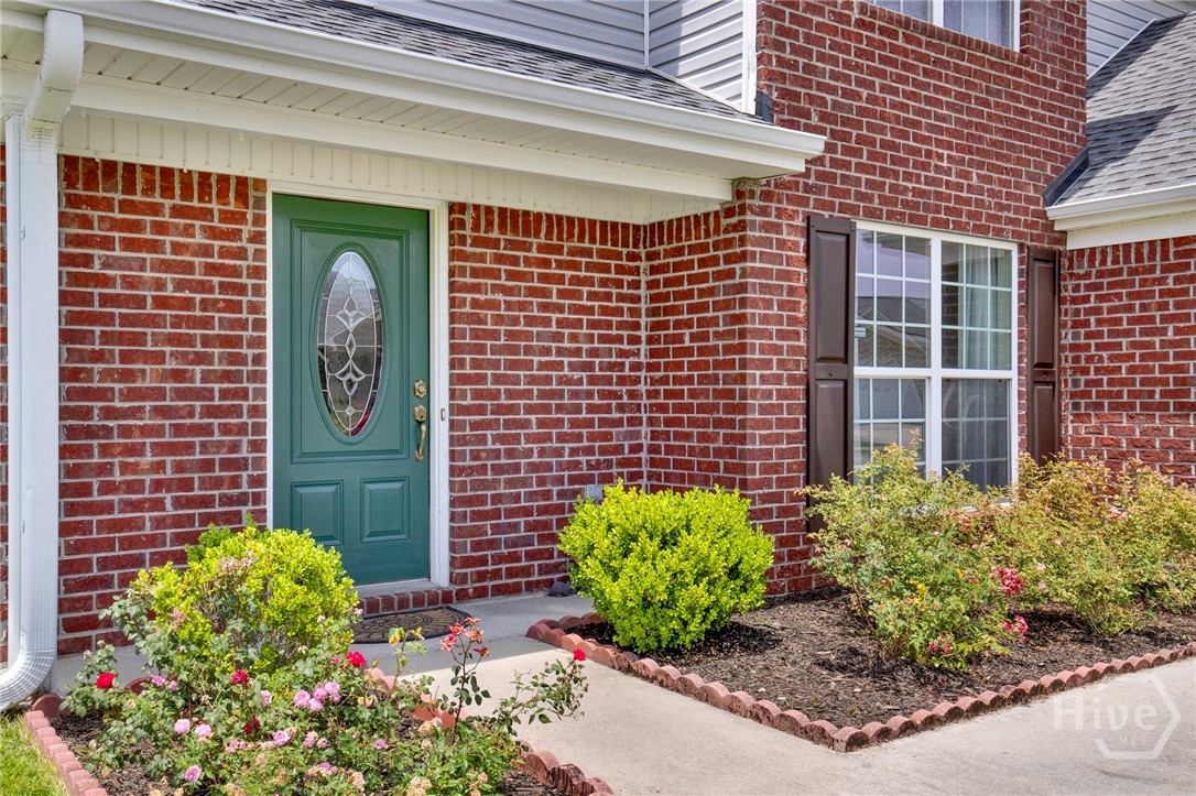 384 Manchester Court Property Photo 4