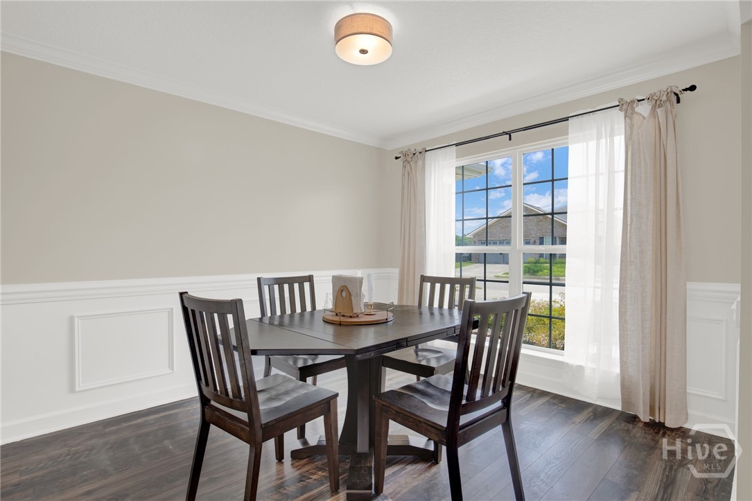 384 Manchester Court Property Photo 7