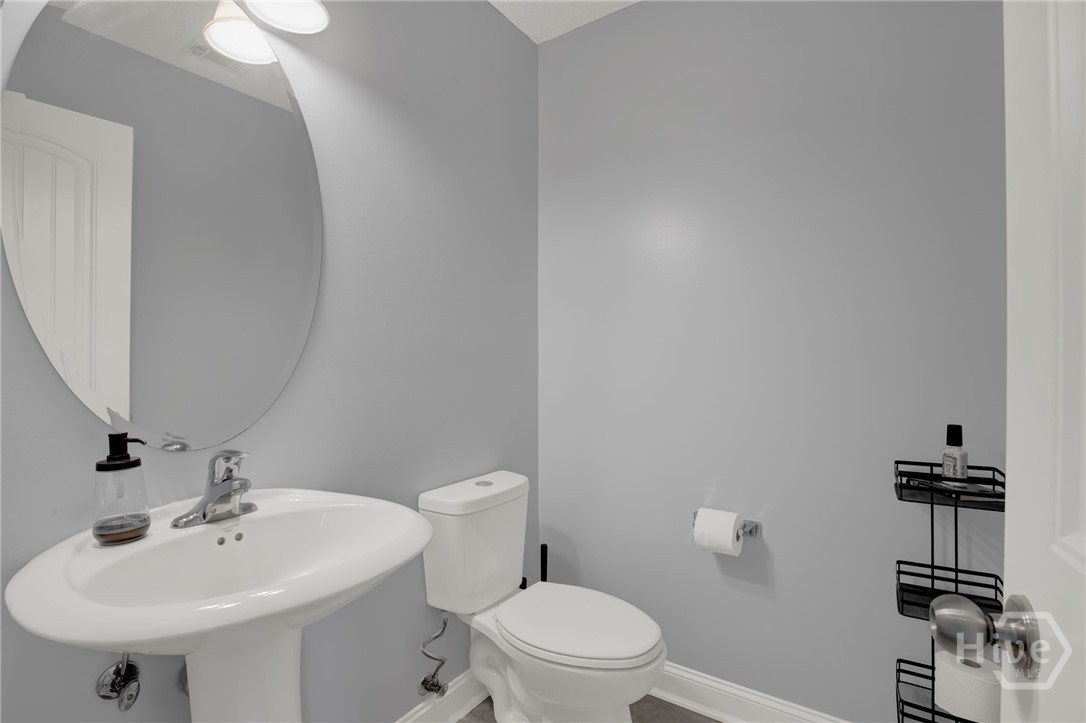 384 Manchester Court Property Photo 9
