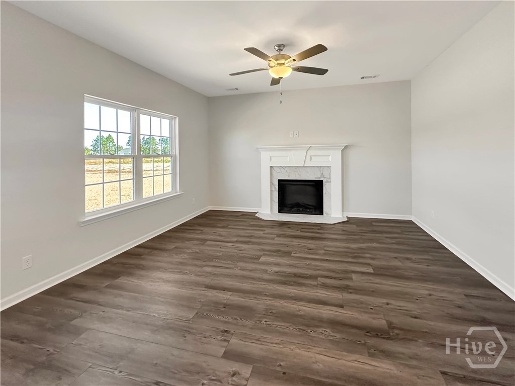 156 Quail Run Way Se Property Photo 5