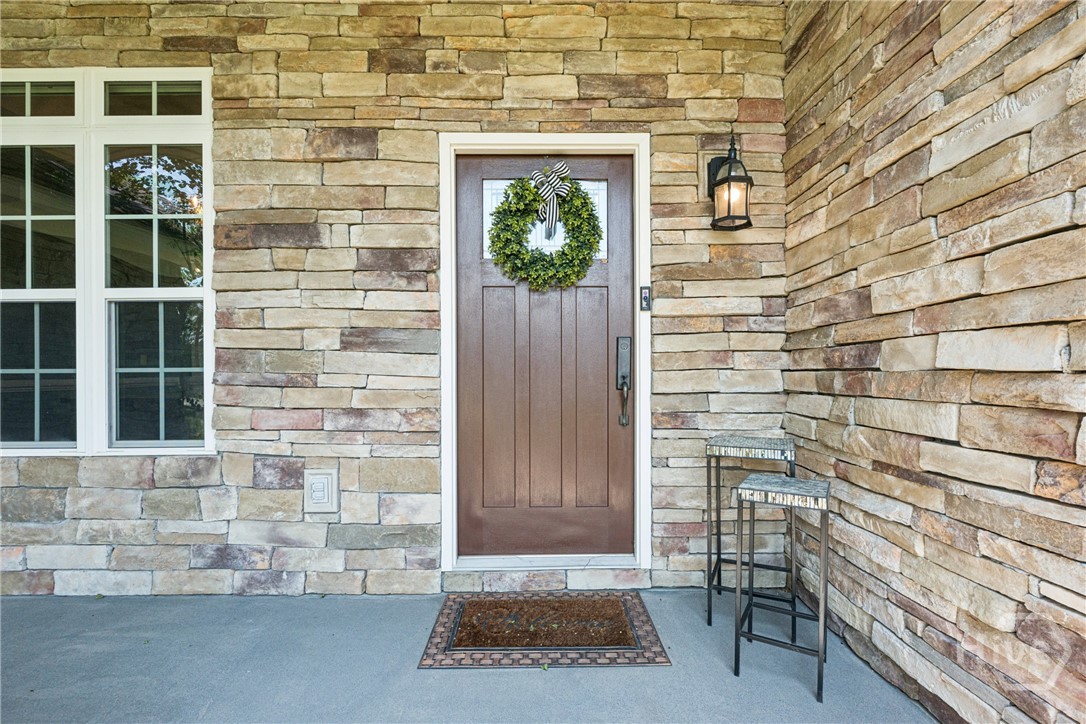 102 Del Mar Court Property Photo 3