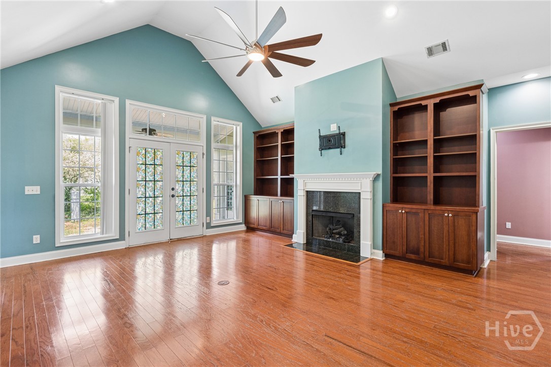 102 Del Mar Court Property Photo 11